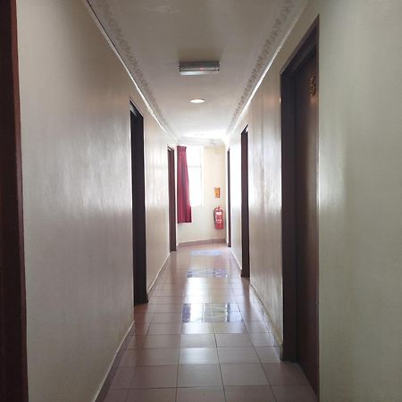 Sentosa Villa Hotel Кланг Екстериор снимка