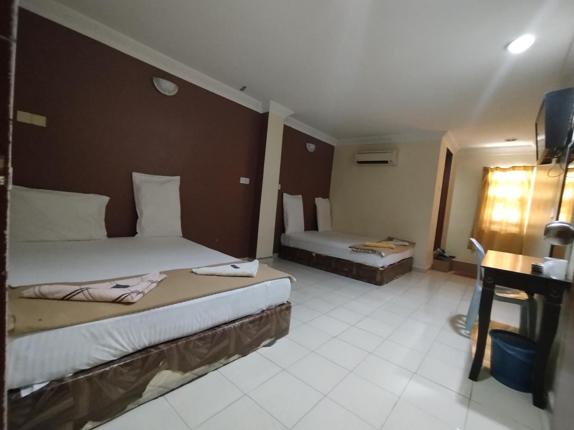 Sentosa Villa Hotel Кланг Екстериор снимка
