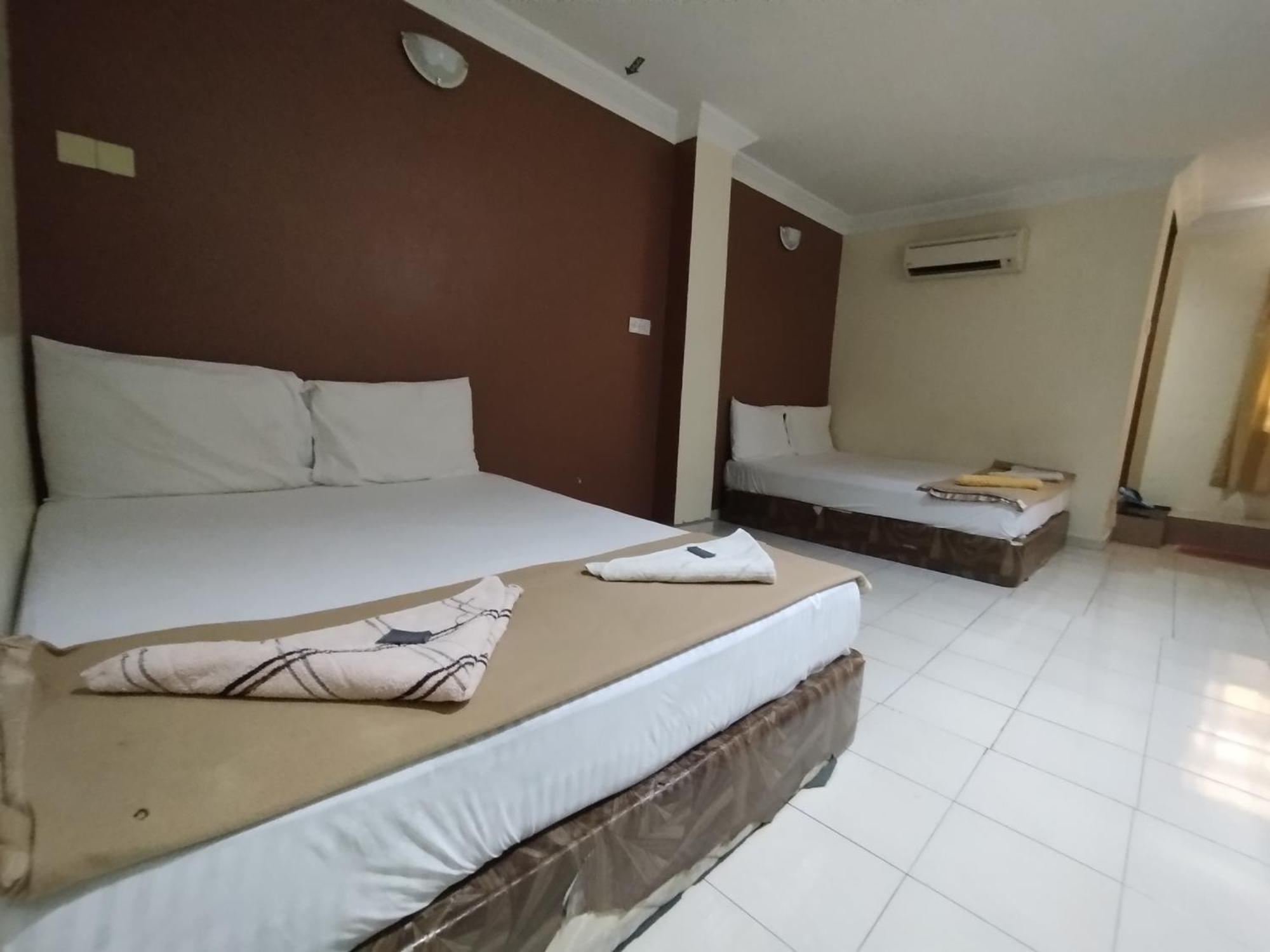 Sentosa Villa Hotel Кланг Екстериор снимка