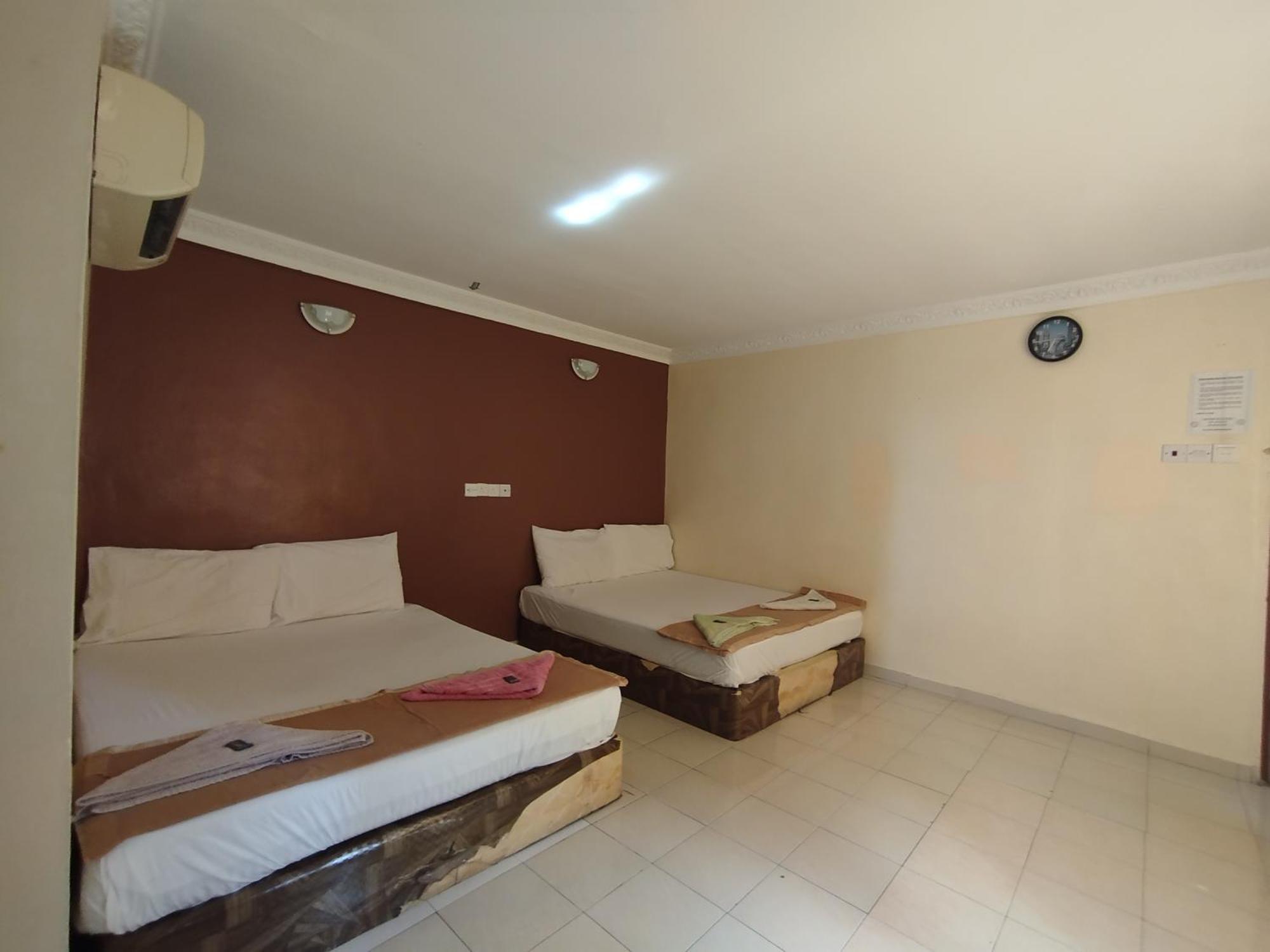 Sentosa Villa Hotel Кланг Екстериор снимка
