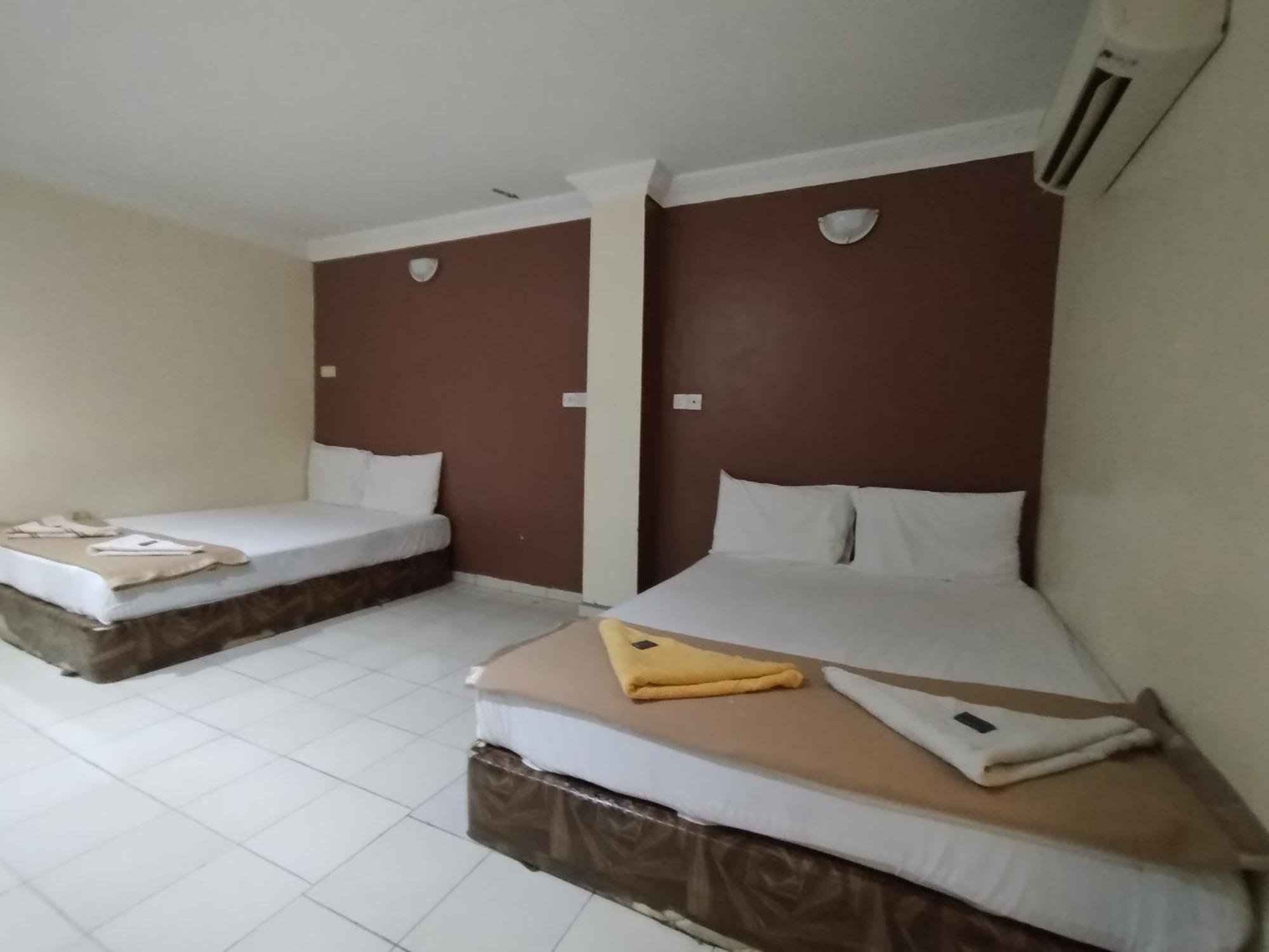 Sentosa Villa Hotel Кланг Екстериор снимка